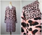 Les Favorites - NIEUW / pink leopard jurk / roze / maat L, Nieuw, Maat 42/44 (L), Les Favorites, Onder de knie