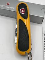 Victorinox Zakmes Delemont Evolution S10 Yellow Discontinued, Caravans en Kamperen, Kampeergereedschap, Ophalen of Verzenden, Nieuw