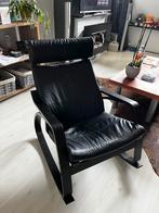 Zwart leren poäng schommel fauteuil (Ikea)., Huis en Inrichting, Fauteuils, Ophalen, Zo goed als nieuw, 75 tot 100 cm, 50 tot 75 cm