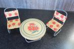 Vintage poppenset 2 stoelen met tafel, Ophalen of Verzenden, Gebruikt, Accessoires