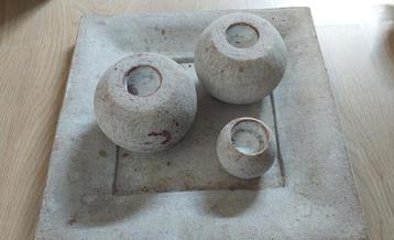 Set voor op tafel beschikbaar voor biedingen