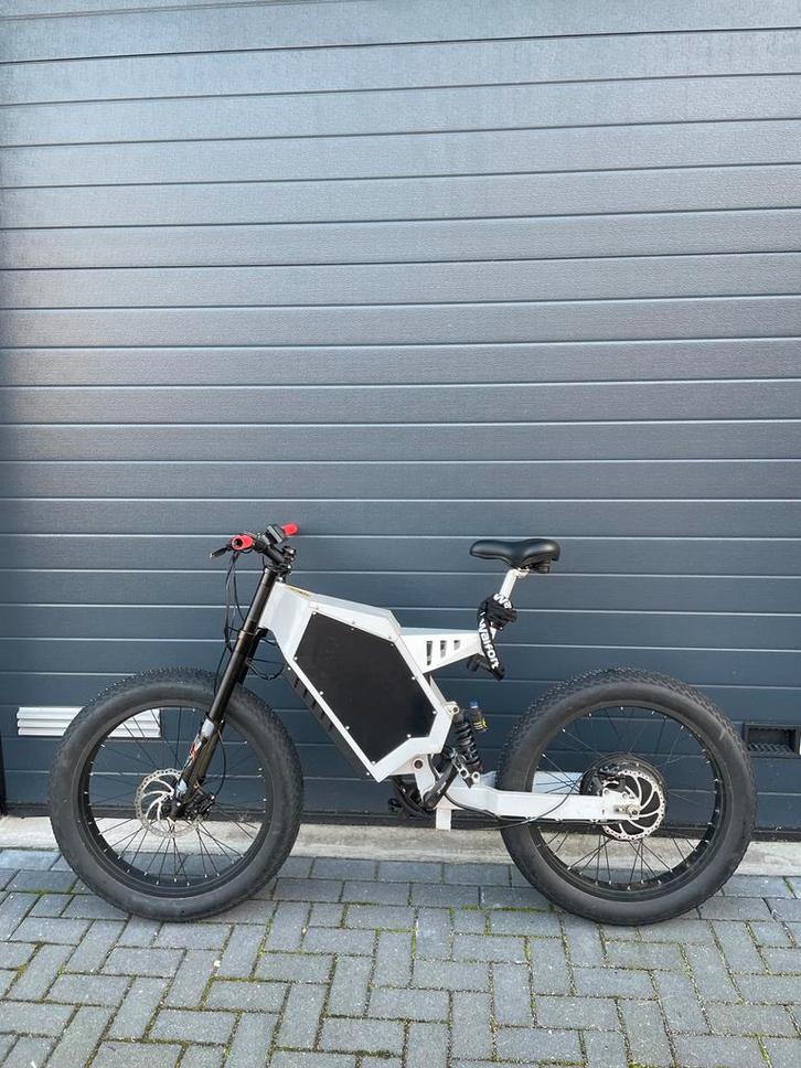 Stealth bomber e bike, Fietsen en Brommers, Elektrische fietsen, Gebruikt, Overige merken, 55 tot 59 cm, 50 km per accu of meer