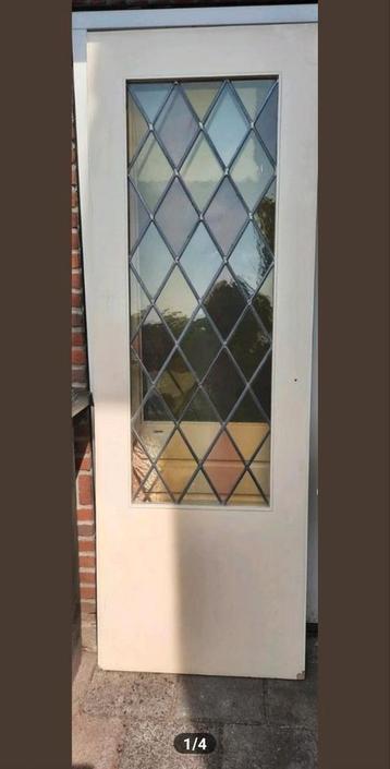 Oude glas en lood deur.
 beschikbaar voor biedingen