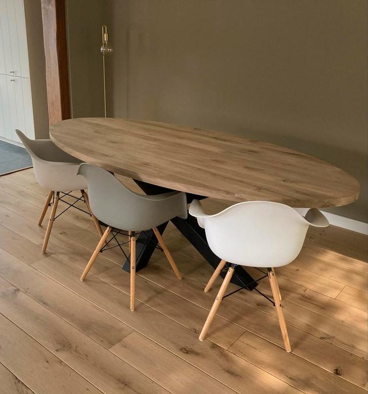 Ovale eiken eettafel met matrix onderstel, Huis en Inrichting, Tafels | Eettafels, Gebruikt, 100 tot 150 cm, 200 cm of meer, Vijf personen of meer