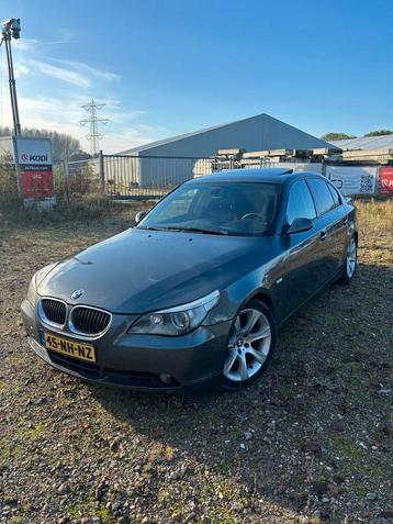 BMW 5-Serie 4.4 I 545 AUT 2003 Grijs beschikbaar voor biedingen