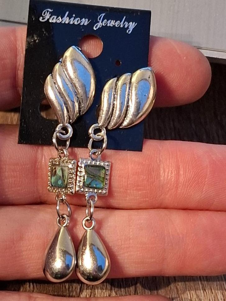 **SALE** oorbellen clips 0.50 eurocent, Sieraden, Tassen en Uiterlijk, Oorbellen, Zo goed als nieuw, Overige materialen, Overige kleuren