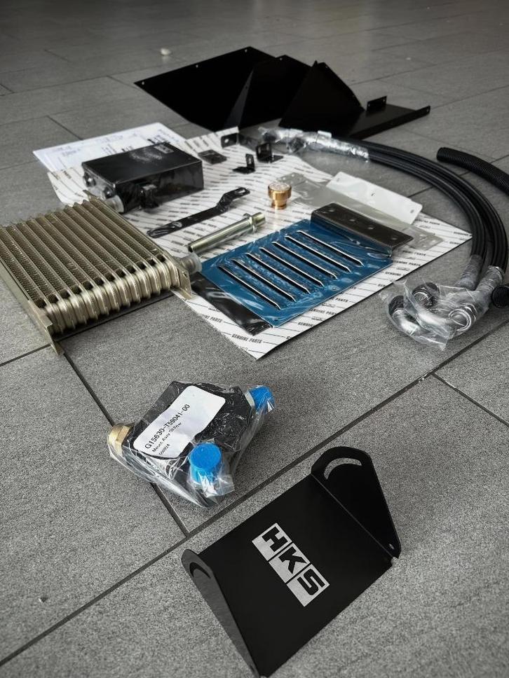 HKS Oil Cooler Kit oliekoeler - Toyota GR86, Auto diversen, Tuning en Styling, Ophalen of Verzenden