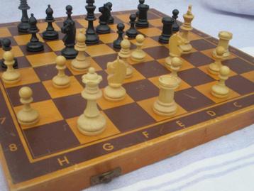 Schaakspel in Houten kist,v.a 25,00e beschikbaar voor biedingen