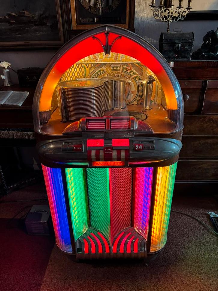Wurlitzer Jukebox model 1100, Verzamelen, Automaten | Jukeboxen, Gebruikt, Wurlitzer, Voor 1950, Met singles, Ophalen