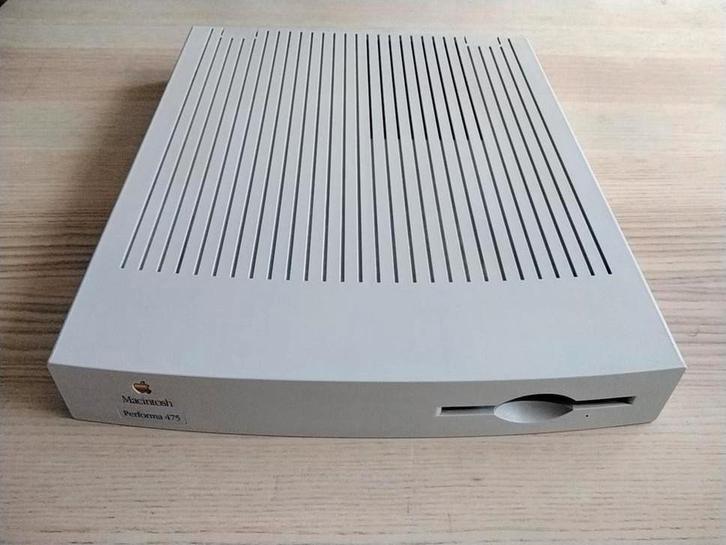 Onverkleurde behuizing Apple Macintosh Performa 475, Computers en Software, Vintage Computers, Ophalen of Verzenden