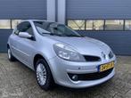 Renault Clio 1.6-16V Luxe Initiale Automaat Uitvoering, Auto's, Origineel Nederlands, Te koop, Zilver of Grijs, 5 stoelen