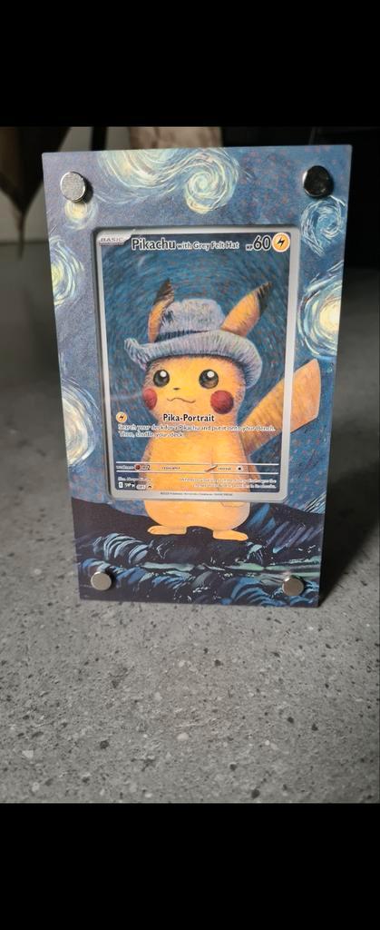 Pikachu Van Gogh Kaart + Display + Tin, Hobby en Vrije tijd, Verzamelkaartspellen | Pokémon, Zo goed als nieuw, Losse kaart, Foil