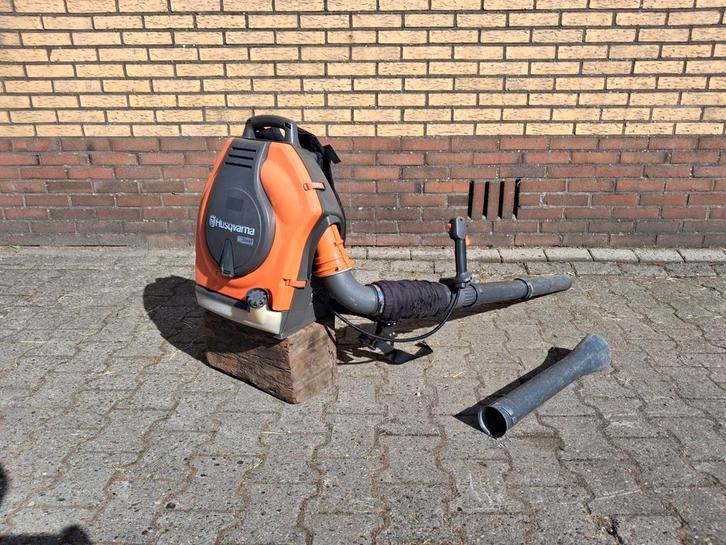Husqvarna 356BT Ruggedragen Bladblazer, Tuin en Terras, Bladblazers, Gebruikt, Ruggedragen, Benzine, Ophalen