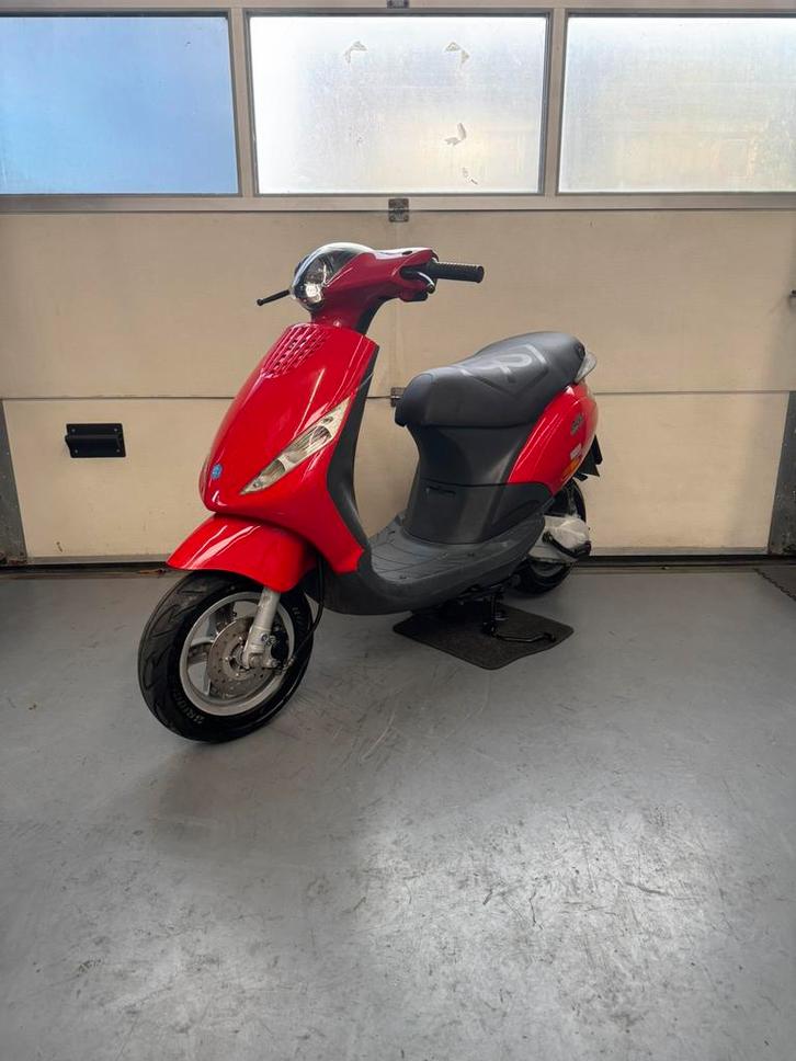Piaggio Zip 2000 50cc 2t, Fietsen en Brommers, Scooters | Piaggio, Gebruikt, Zip, Maximaal 45 km/u, Benzine, Ophalen