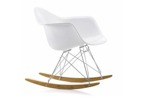 Design schommelstoel wit-chroom ~ Vitra Eames rar, Huis en Inrichting, Fauteuils, Zo goed als nieuw, Hout, Kunststof, Metaal, 50 tot 75 cm