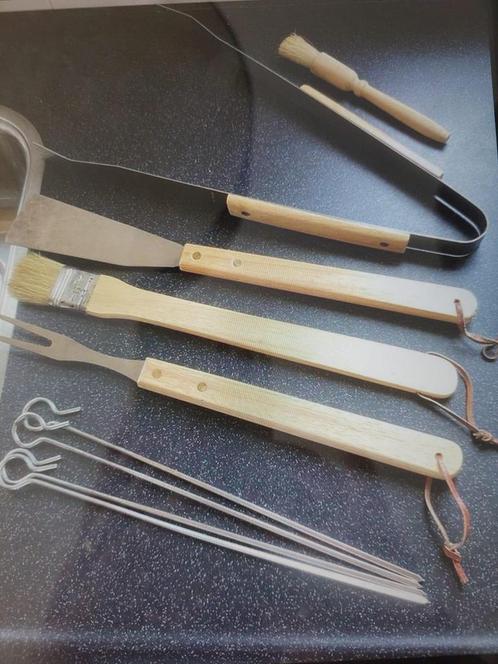Ophalen - als nieuw - bbq set - barbeque accessoires -, Tuin en Terras, Barbecue-accessoires, Zo goed als nieuw, Ophalen