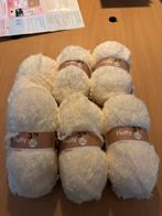 6 bollen  NIEUWE fluffy beige wol zeeman, Ophalen of Verzenden, Zo goed als nieuw, Breien of Haken, Wol of Garen