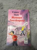 Meester Paardenpoep - Carry Slee, Ophalen of Verzenden, Gelezen, Fictie algemeen
