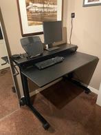 Bureau in hoogte verstelbaar en verrijdbaar, Ophalen, Zo goed als nieuw, 70 tot 120 cm