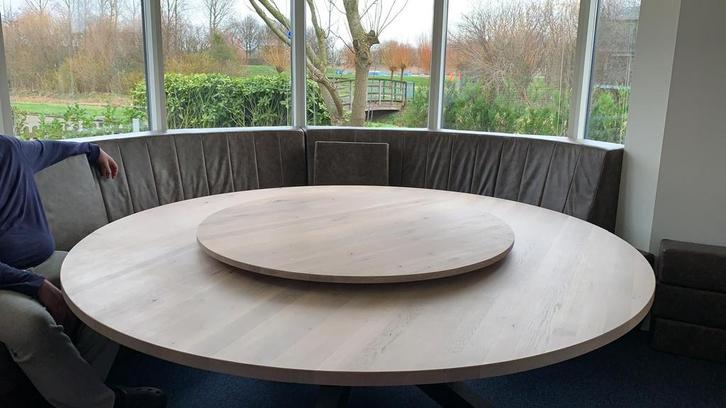 Eiken Ronde Tafel 235cm + Draaiplateau - Super White, Huis en Inrichting, Tafels | Eettafels, Zo goed als nieuw, 200 cm of meer