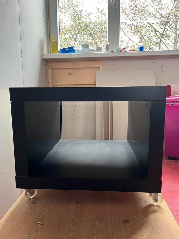 Zwarte tafel of tv meubel op wielen, Huis en Inrichting, Kasten | Televisiemeubels, Zo goed als nieuw, Minder dan 100 cm, 50 tot 100 cm