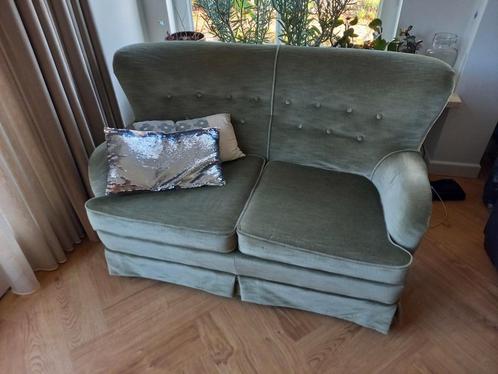 Chesterfield sofa, tweezitsbank, groen velours met een glans, Huis en Inrichting, Banken | Sofa's en Chaises Longues, Gebruikt