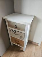 2x Nachtkastje voorzien van drie lades, Huis en Inrichting, Woonaccessoires | Kisten, Ophalen, Minder dan 50 cm, Gebruikt, 50 tot 75 cm