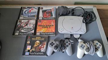Playstation1 met controllers en 5 spelletjes beschikbaar voor biedingen