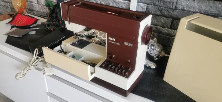 Naaimachine PFAFF tipmatic 1035 Leer naaien steeklangte 6mm, Hobby en Vrije tijd, Naaimachines en Toebehoren, Zo goed als nieuw