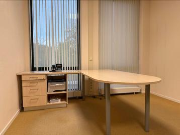 Hoek bureau 