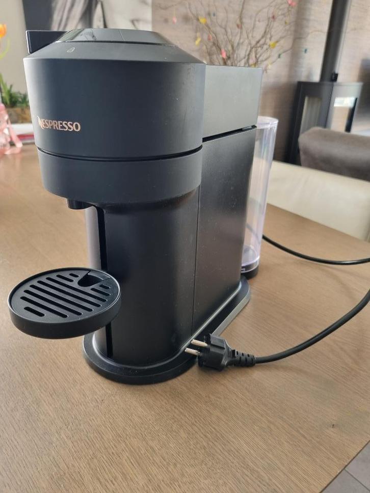 Nespresso Vertuo espresso koffie apparaat, Witgoed en Apparatuur, Koffiezetapparaten, Gebruikt, Koffiepads en cups, Espresso apparaat