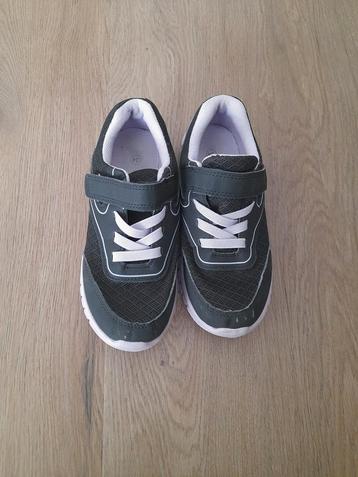 Bijna gratis Kinder gymschoenen zwart lila maat 34 beschikbaar voor biedingen