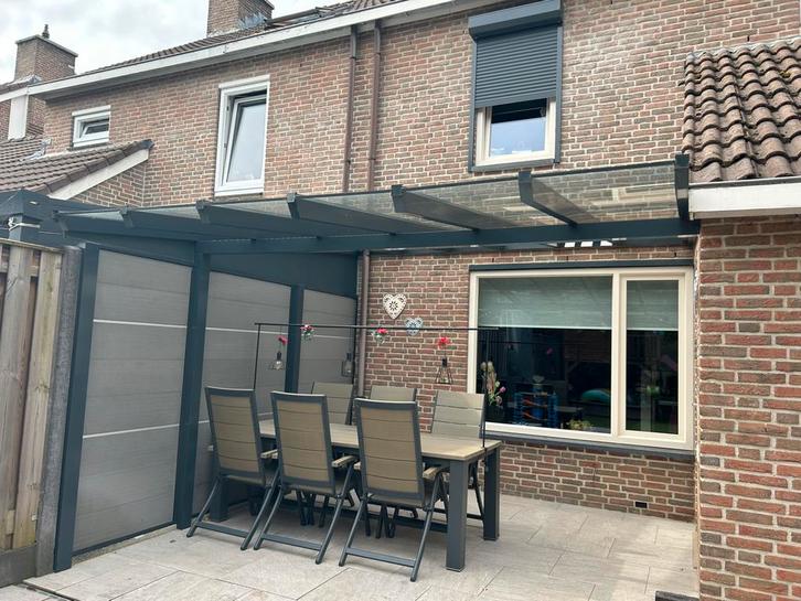 Overkapping met ingebouwde schutting en verlichting, Tuin en Terras, Overkappingen, Zo goed als nieuw, Veranda, Ophalen