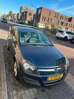 Opel Astra 1.6 16V 77KW 5D AUT 2006 Grijs, Auto's, Opel, 4 cilinders, 1165 kg, Origineel Nederlands, 1200 kg