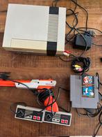 Nintendo 8 bit met 2 controllers zapper en mario/duck hunt, Spelcomputers en Games, Ophalen of Verzenden, Zo goed als nieuw, Met 2 controllers