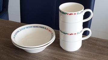 2 mokken, 2 kommen, Villeroy en Boch beschikbaar voor biedingen