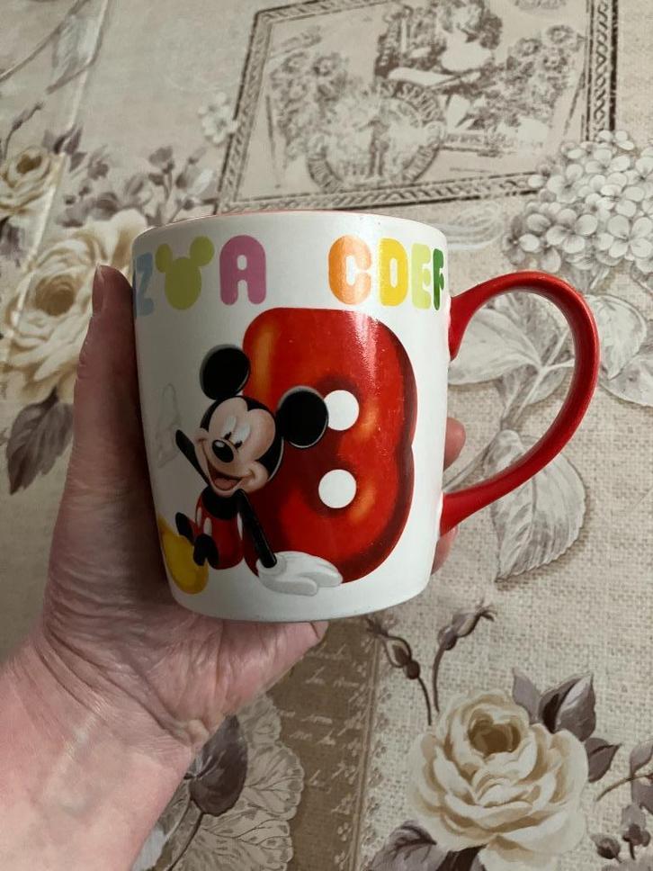 Disneyland mok - Mickey Mouse - Letter B, Verzamelen, Disney, Zo goed als nieuw, Servies, Mickey Mouse, Ophalen of Verzenden