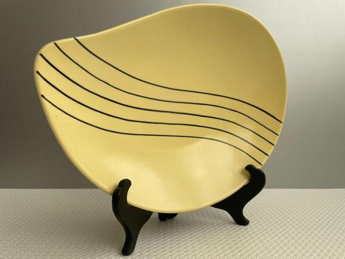 Schaal 1952 Wim Visser voor Petrus Regout, Antiek en Kunst, Antiek | Keramiek en Aardewerk, Verzenden