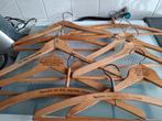 12 oude houten reclame kledinghangers, Ophalen of Verzenden, Zo goed als nieuw, Hout