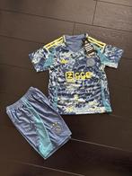 Voetbaltenue ajax uit, Sport en Fitness, Voetbal, Maat XS of kleiner, Ophalen of Verzenden, Nieuw, Set