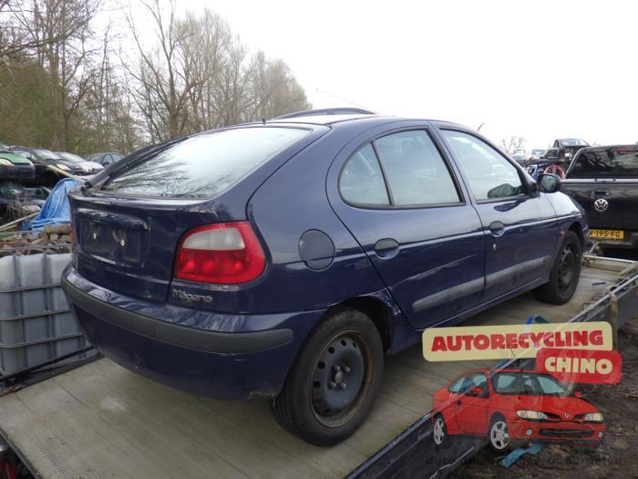 Buitenspiegel rechts van een Renault Megane, Auto-onderdelen, Spiegels, Renault, Gebruikt, 3 maanden garantie, Ophalen