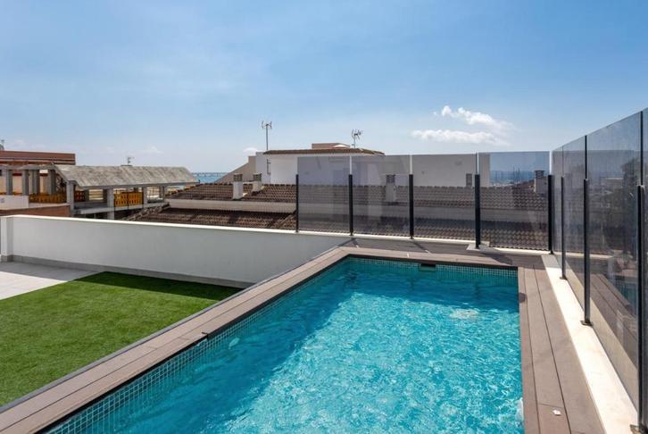40m van zee–2 slaapkamer appartement €270.000–Bel voor info, Vakantie, Vakantiehuizen | Spanje, Costa Blanca, Appartement, Dorp