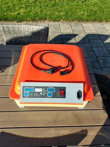 Broedmachine / egg incubator beschikbaar voor biedingen