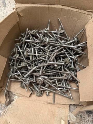 Rvs schroeven 4,0x60 mm + gegalv nagels 3,5x110 zwart beschikbaar voor biedingen