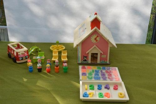 Vintage fisher price Play Family School met schoolbus 1971, Kinderen en Baby's, Speelgoed | Fisher-Price, Gebruikt, Speelset, Ophalen of Verzenden