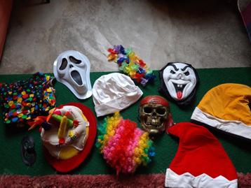 Verkleed kleren, maskers, hoeden, pruik, halloween, carnaval beschikbaar voor biedingen