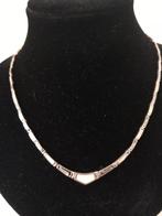 Nieuwe zilveren ketting met parelmoer schakels, 45 cm, Sieraden, Tassen en Uiterlijk, Kettingen, Nieuw, Ophalen of Verzenden, Met edelsteen