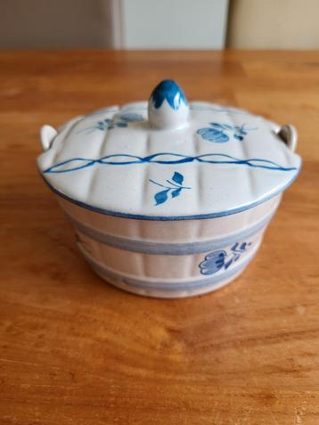 Schaaltje met oortjes en deksel UMEA HOLLAND WD-027  beschikbaar voor biedingen