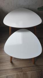 JYSK bijzettafeltje — Wit met houten poten, Huis en Inrichting, Ophalen, Gebruikt, Rond
