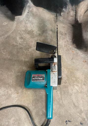 Makita Elektrische Kettingzaag beschikbaar voor biedingen